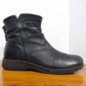 TEVA BLACK WP LEATHER ANKLE BOOTS! WMN'S SIZE 9.5